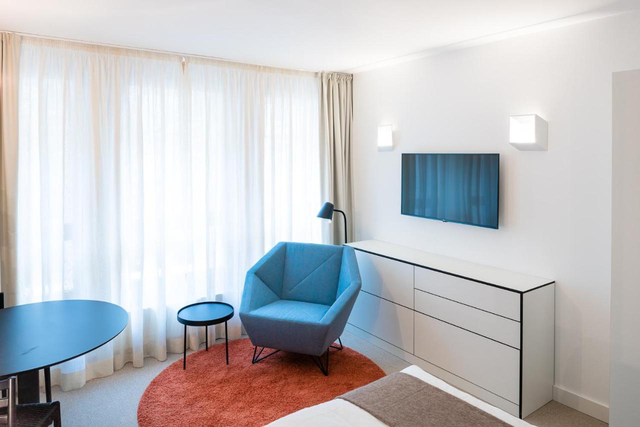 Single Suite,1297839901:JPEG